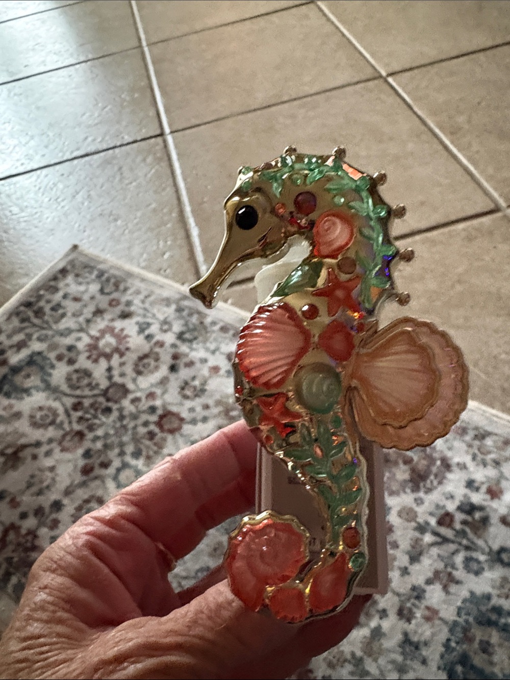 Nwt gorgeous Seahorse Wallflower in light pretty colors with scent control